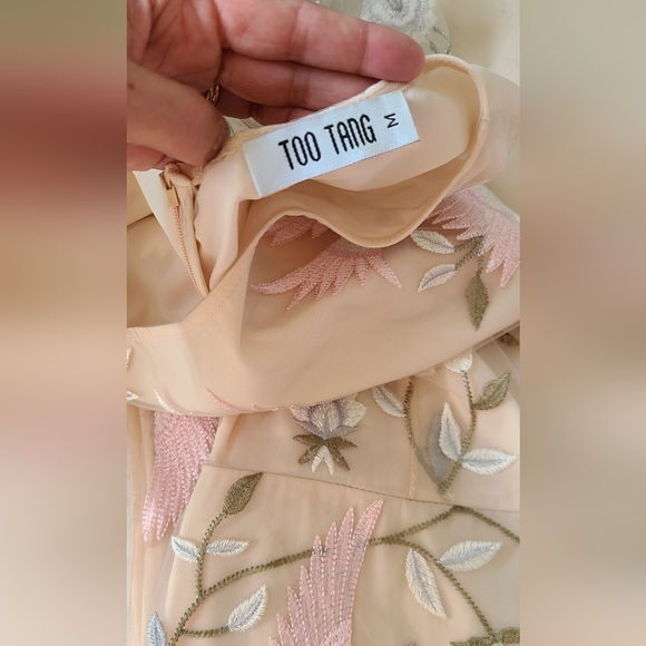 Too Tang Embroidered Gown Size M - Picture 6 of 6